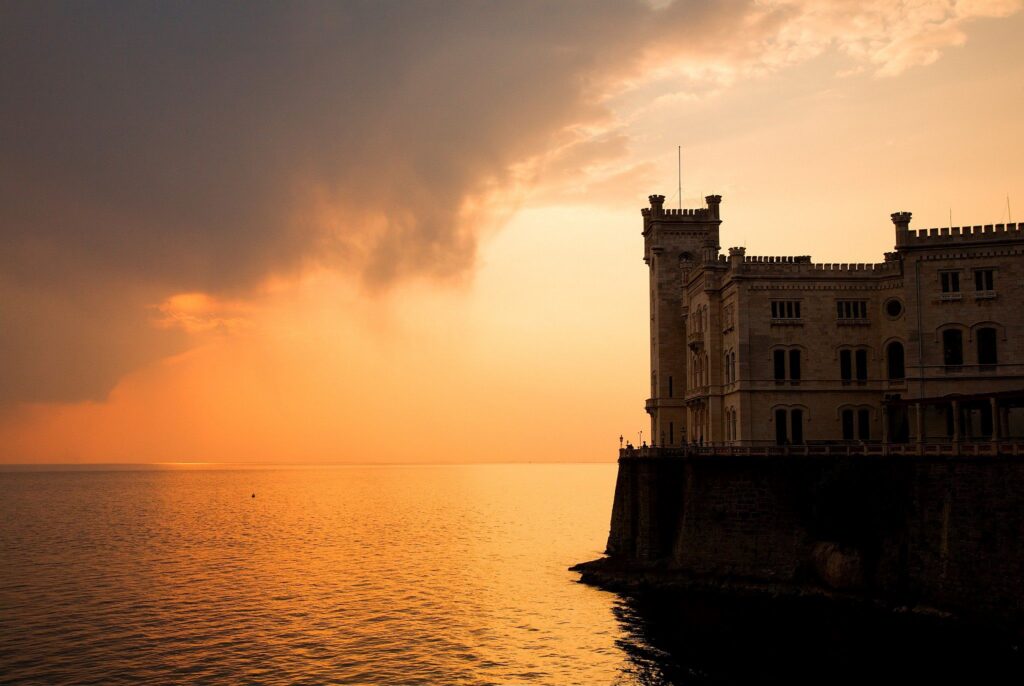 Castello di Miramare (Miramare castle) was built in 1855-60 for Archduke Maximilian of Austria, later briefly emperor of Mexico. It is now owned by the State and houses a historical museum. From the terrace and the park (bronze statue of Maximilian) there are magnificent views of the sea, which is protected as a nature reserve, the Parco Marino di Miramare.